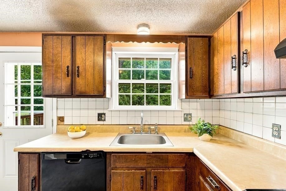 4 Picadilly St, Upton, MA, 4 Picadilly St, Upton, MA Photo #12