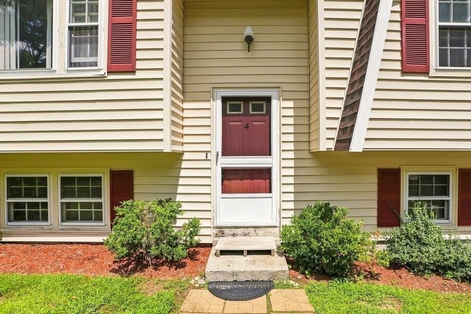 4 Picadilly St, Upton, MA, 4 Picadilly St, Upton, MA Photo #3