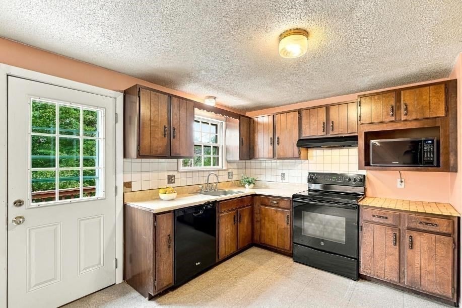 4 Picadilly St, Upton, MA, 4 Picadilly St, Upton, MA Photo #14