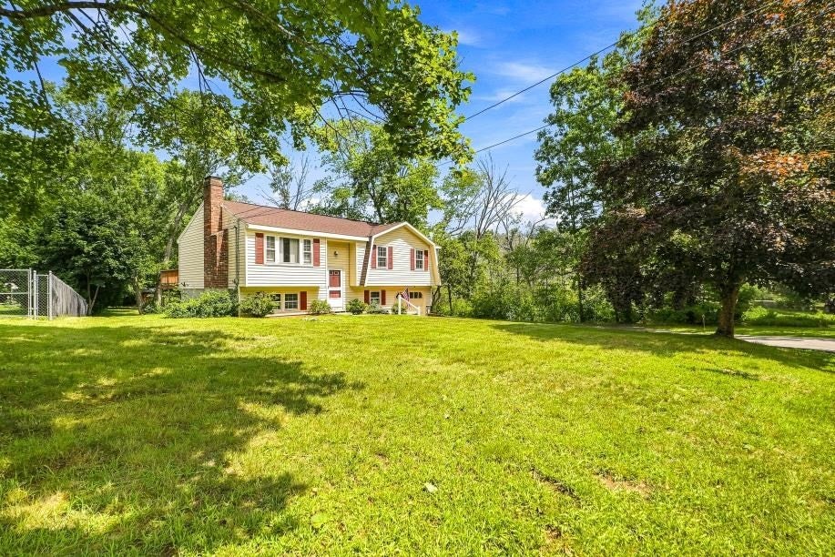 4 Picadilly St, Upton, MA, 4 Picadilly St, Upton, MA Photo #1