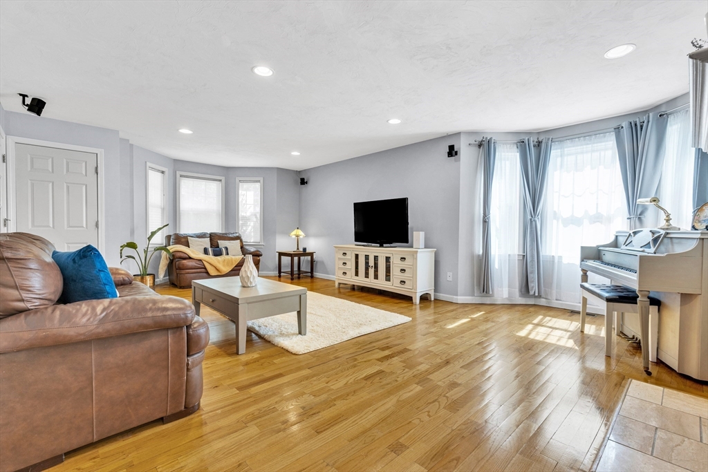 23 Baker Pl