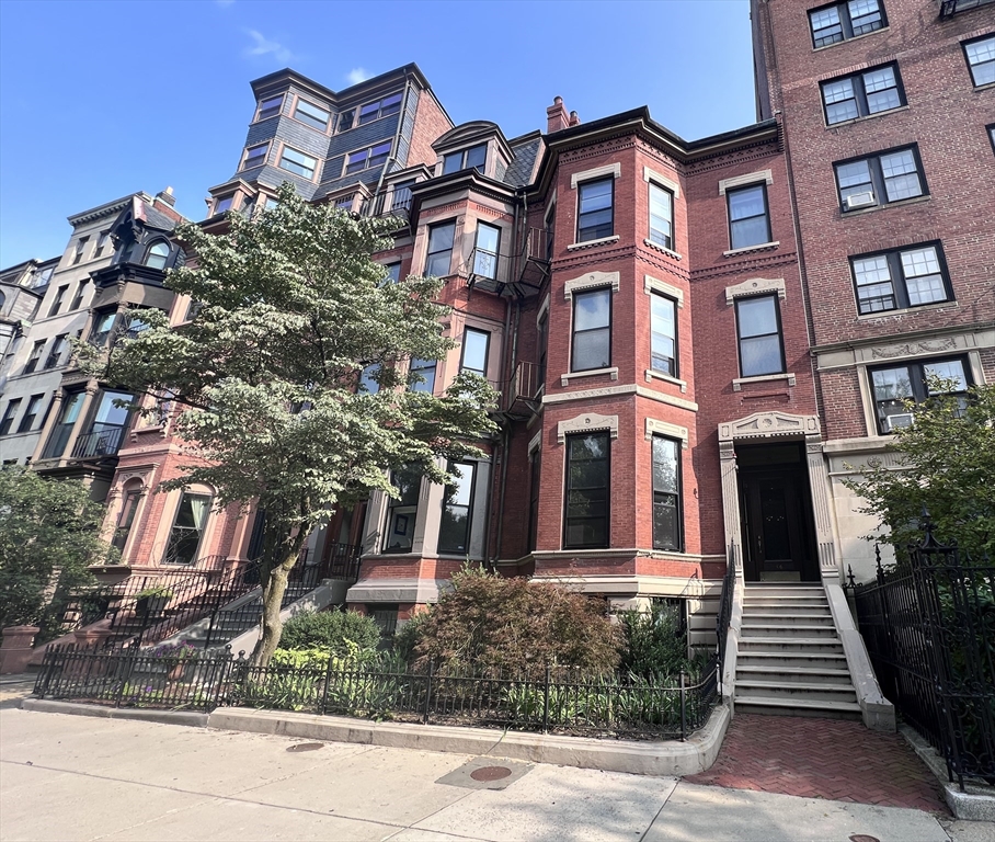 Click for 86 Commonwealth Avenue #GB, Boston, MA slideshow Click for 86 Commonwealth Avenue #GB, Boston, MA slideshow