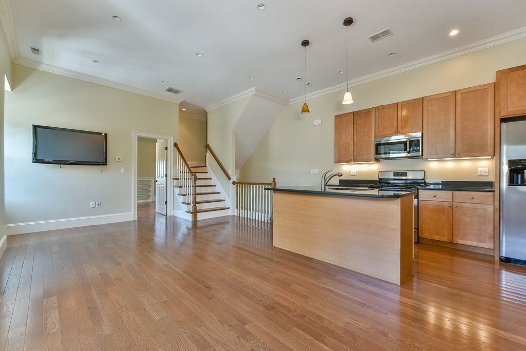 3 Savin Hill Ave #2, Boston, MA, 3 Savin Hill Ave #2, Boston, MA Photo #1