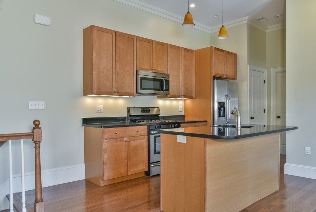 3 Savin Hill Ave #2, Boston, MA, 3 Savin Hill Ave #2, Boston, MA Photo #2