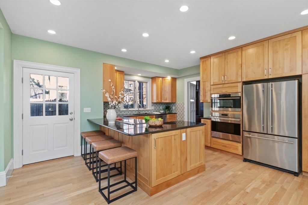 250 School St 250