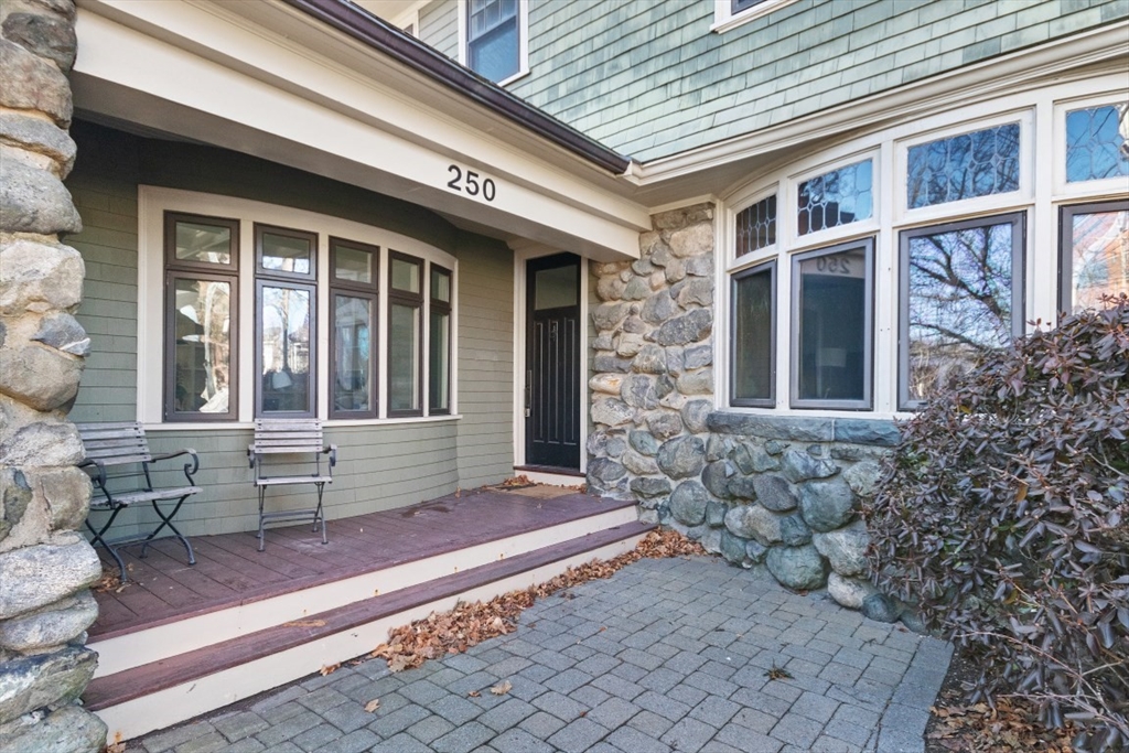 250 School St 250