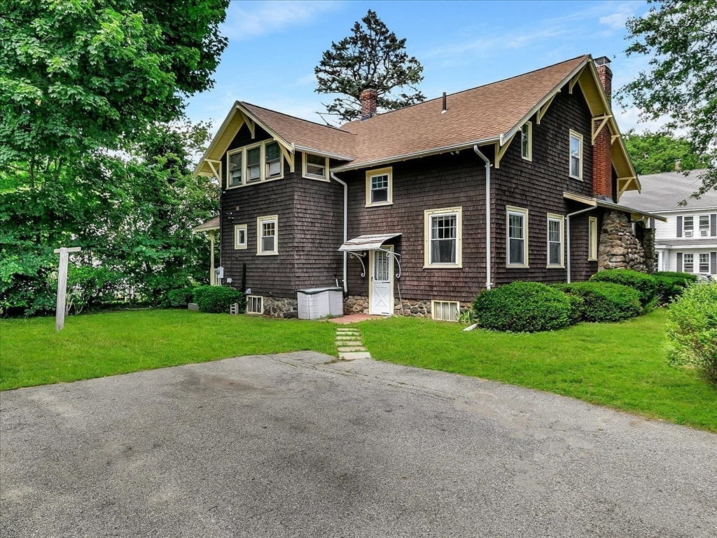 77 Lamoille Ave