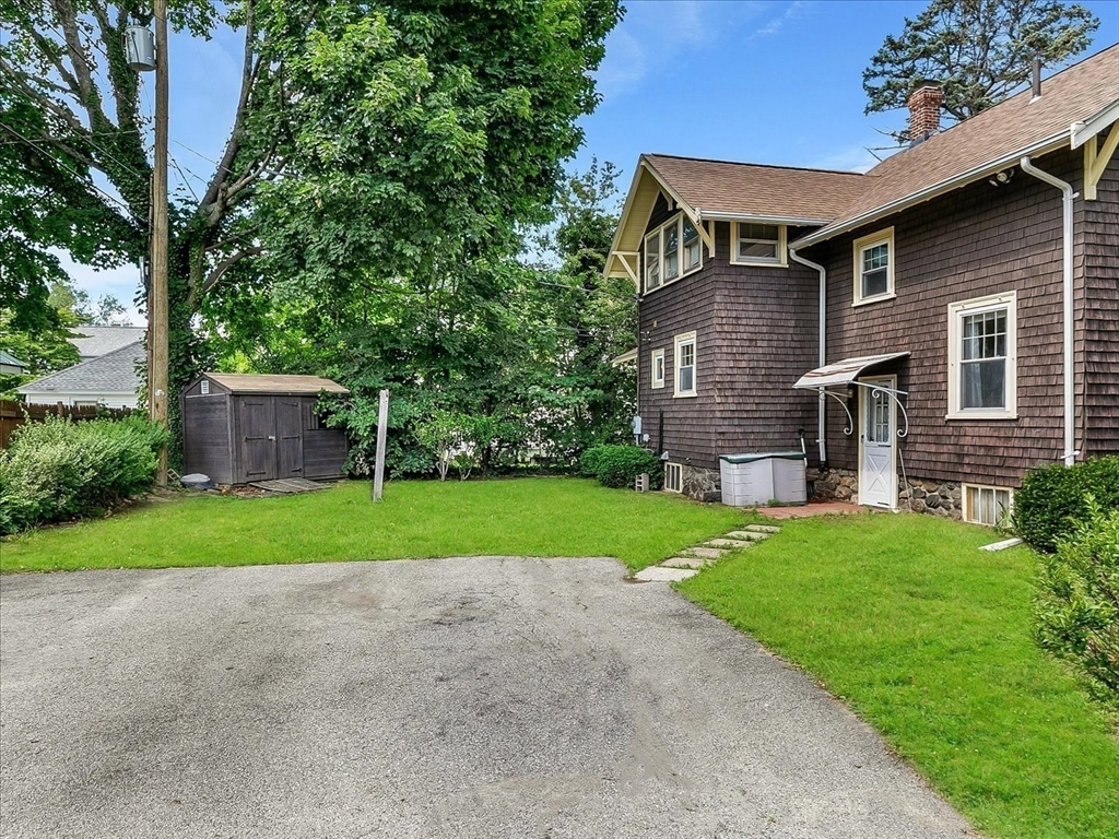77 Lamoille Ave