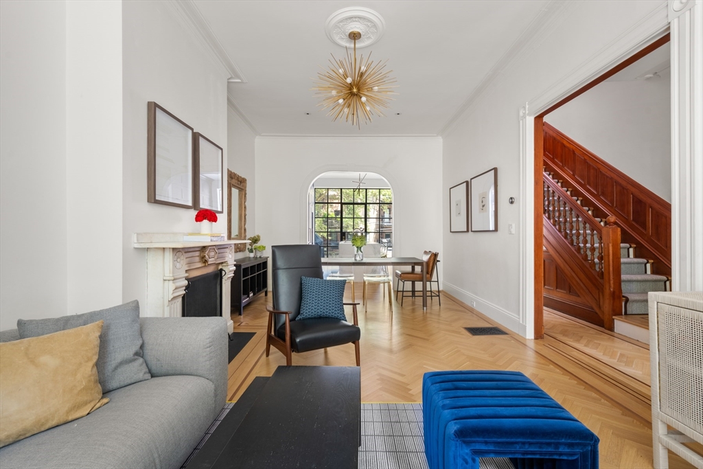 21 Claremont Park