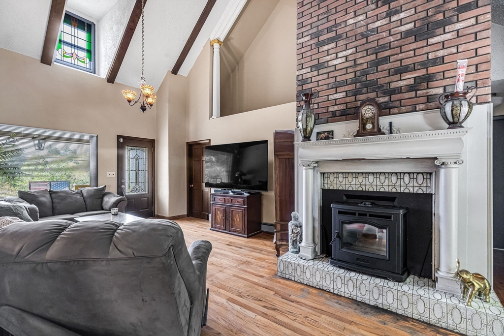 163 S Monson Rd