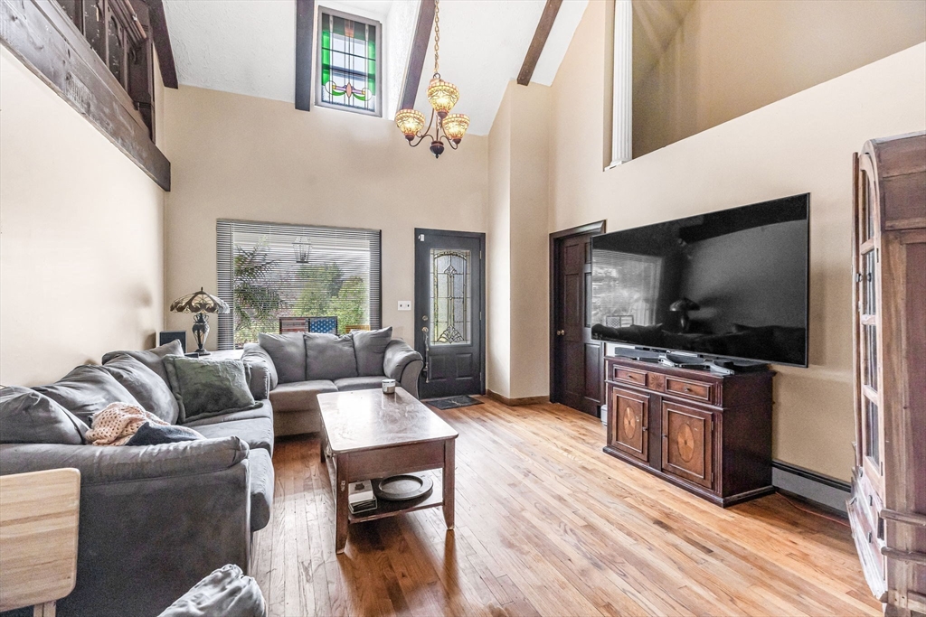 163 S Monson Rd