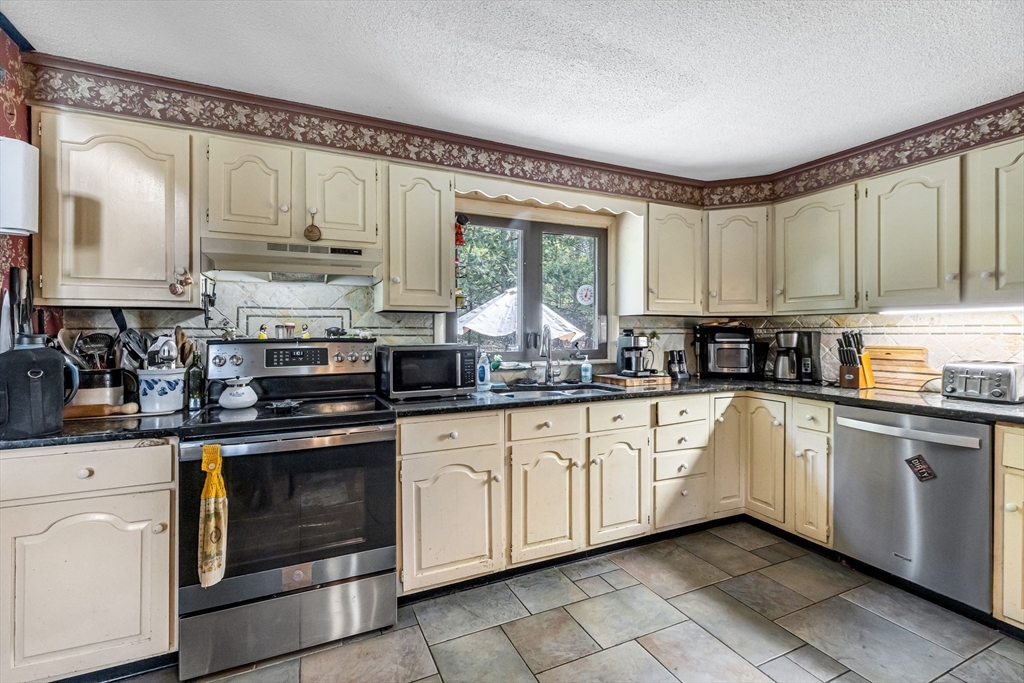 163 S Monson Rd, Hampden, MA, 163 S Monson Rd, Hampden, MA Photo #4