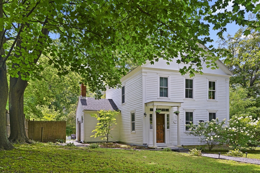 1574-1579 Pleasant St