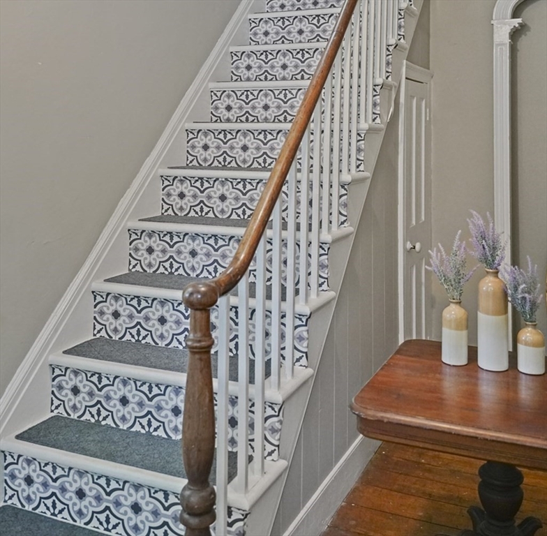 1574-1579 Pleasant St