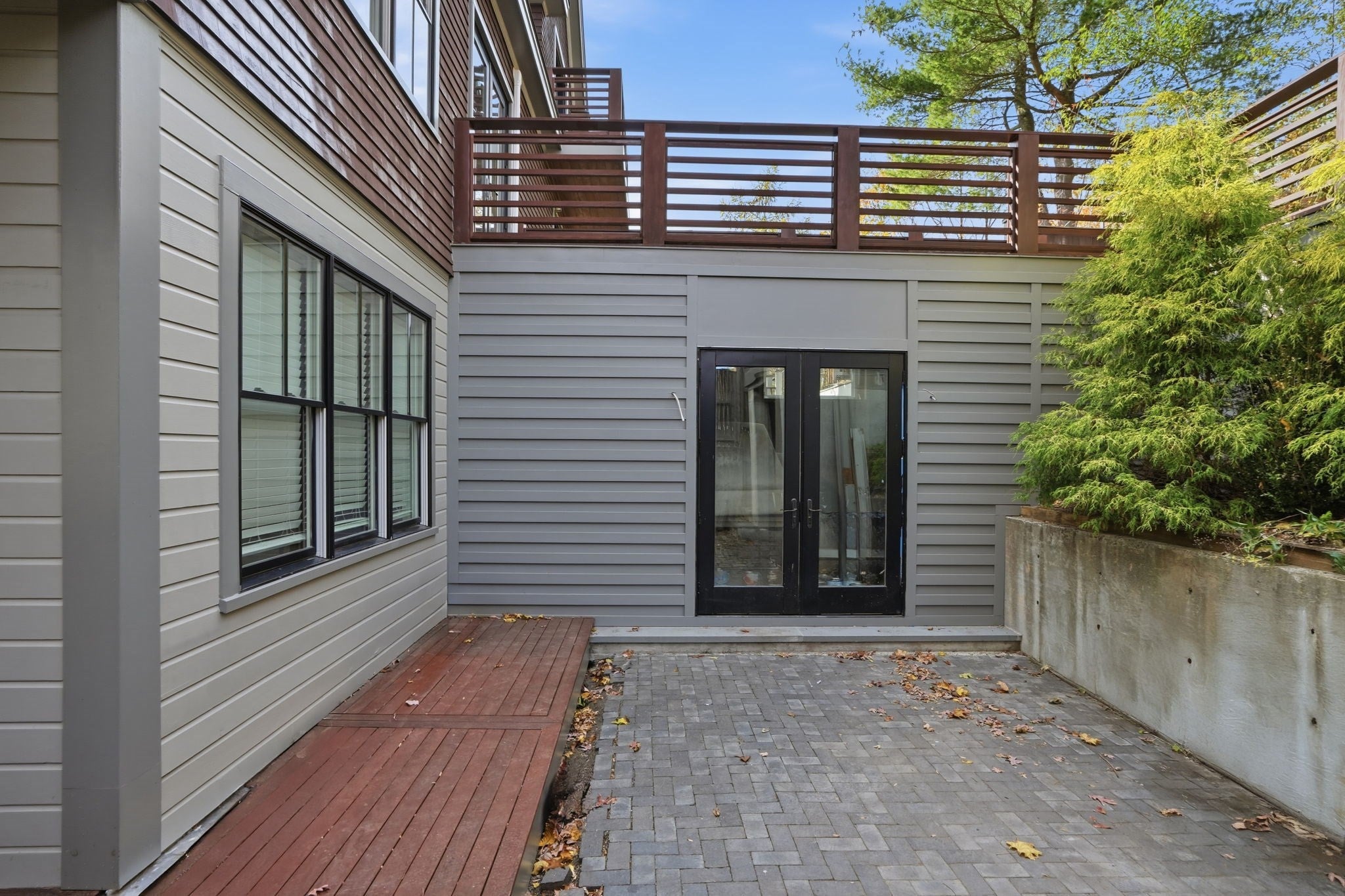24 Sigourney St 2