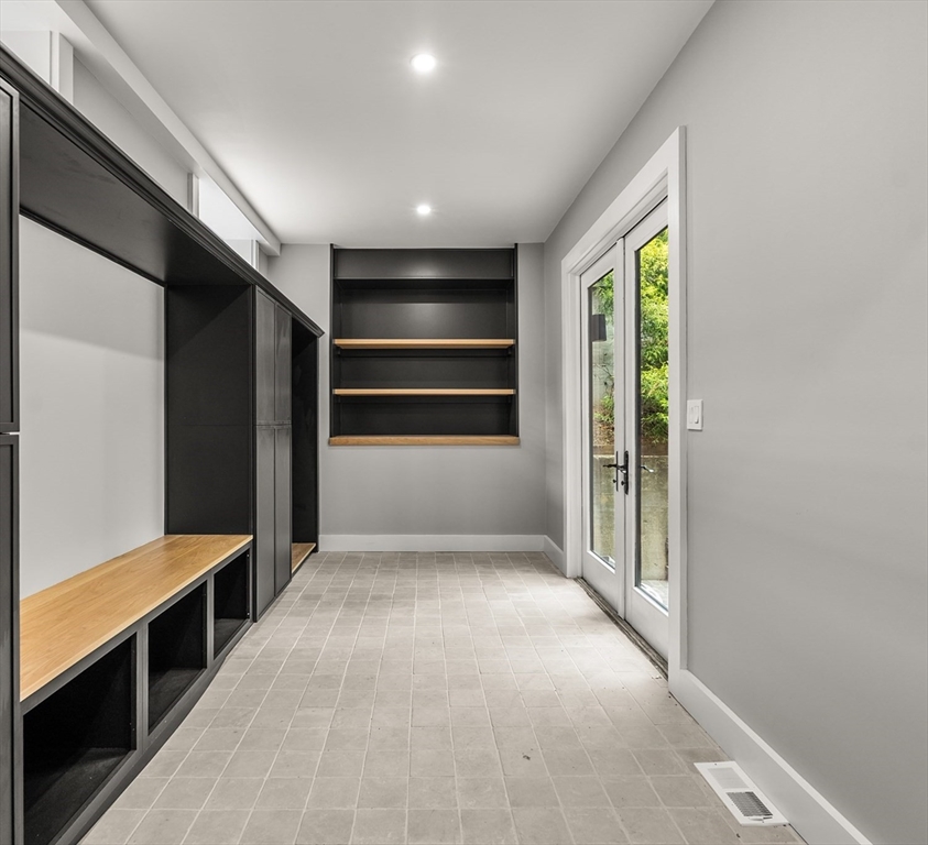 24 Sigourney St 2