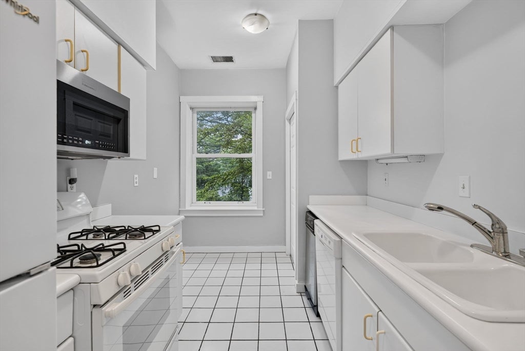 216 Summit Ave E-201, Brookline, MA, 216 Summit Ave E-201, Brookline, MA Photo #36