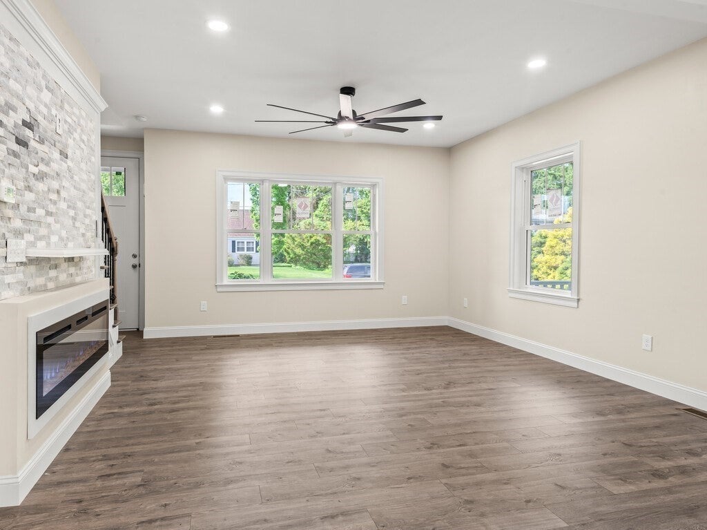 132 Barrington Rd, Longmeadow, MA Photo #15