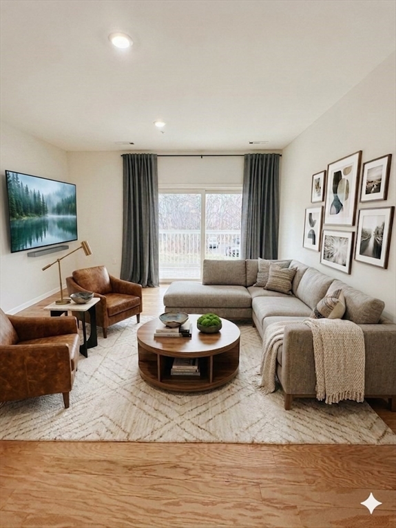 1108 Pennington Dr 1108