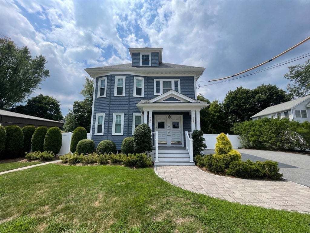 Photo of 926 Main Street, Winchester, MA