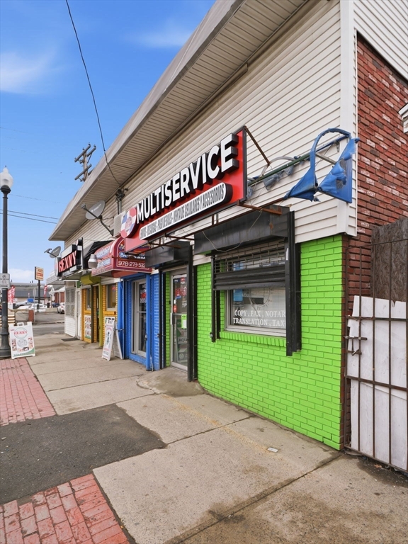 643 Broadway 647