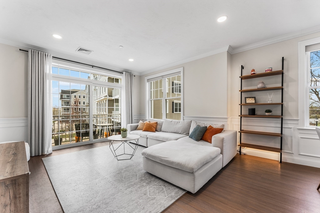 320 Middlesex Avenue B209