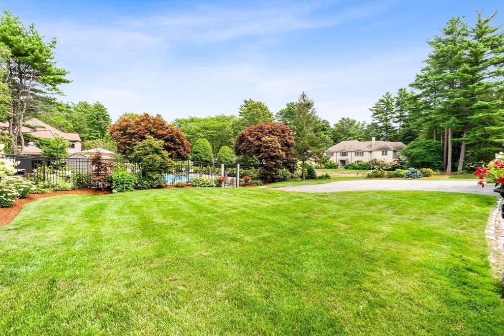 7 Saddle Ridge Road