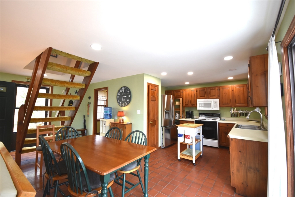 17 Old Colony Ave, Wareham, MA Photo #9