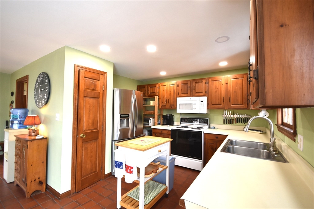 17 Old Colony Ave, Wareham, MA Photo #8