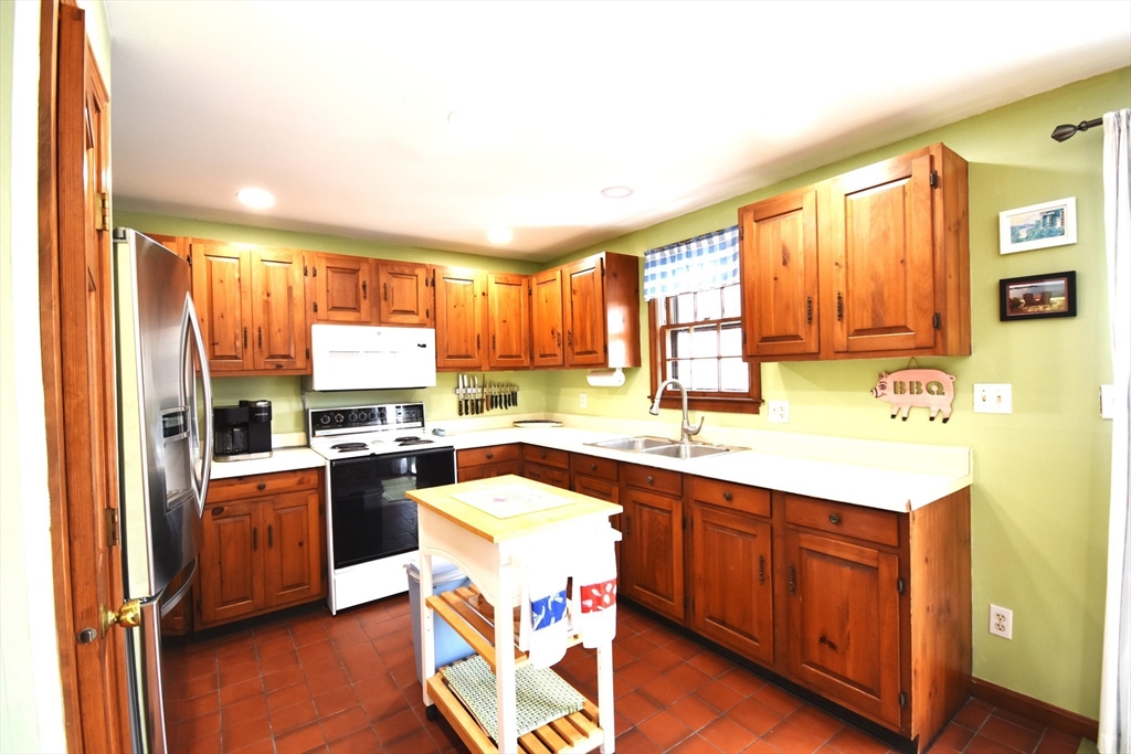 17 Old Colony Ave, Wareham, MA Photo #7