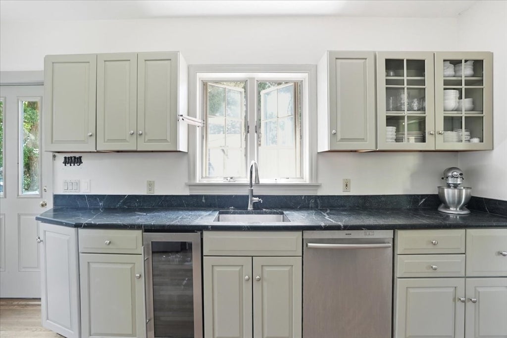 424 Main St, Hingham, MA, 424 Main St, Hingham, MA Photo #4