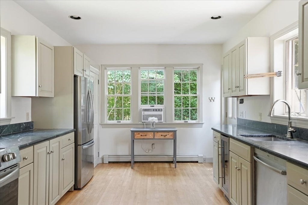 424 Main St, Hingham, MA, 424 Main St, Hingham, MA Photo #2