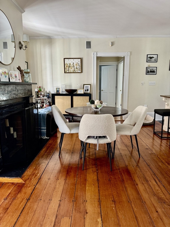 54 Chestnut Street 1