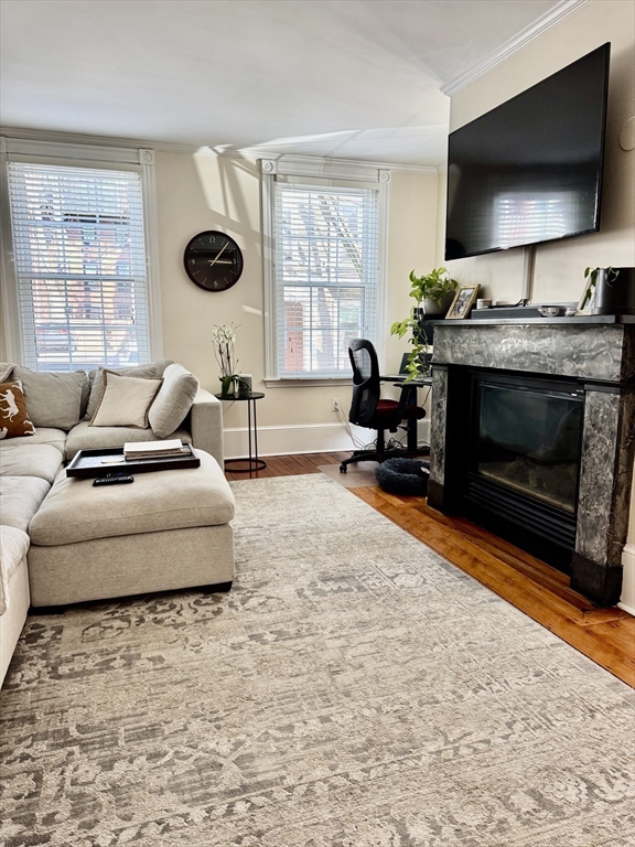 54 Chestnut Street 1