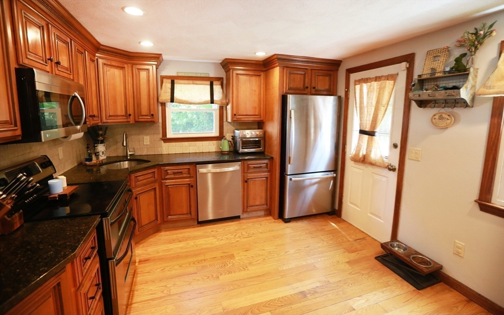 450 Summer St, Bridgewater, MA, 450 Summer St, Bridgewater, MA Photo #5