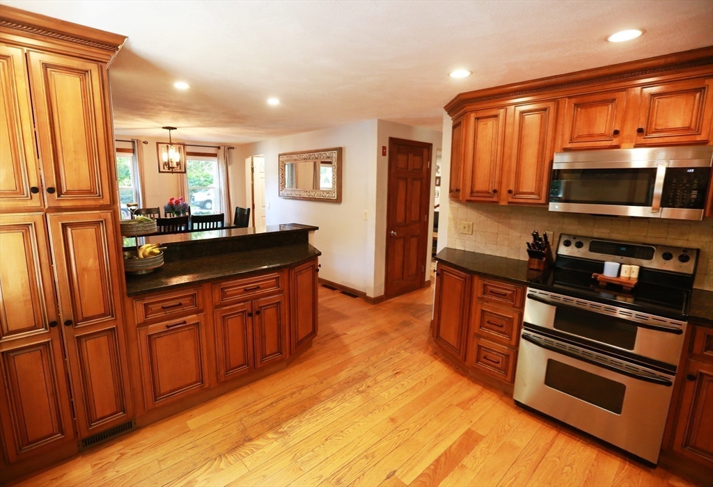 450 Summer St, Bridgewater, MA, 450 Summer St, Bridgewater, MA Photo #4