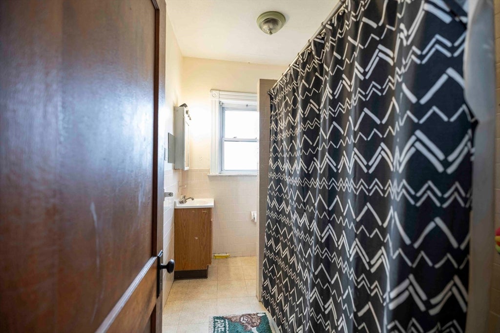 1025 Globe St, Fall River, MA, 1025 Globe St, Fall River, MA Photo #13