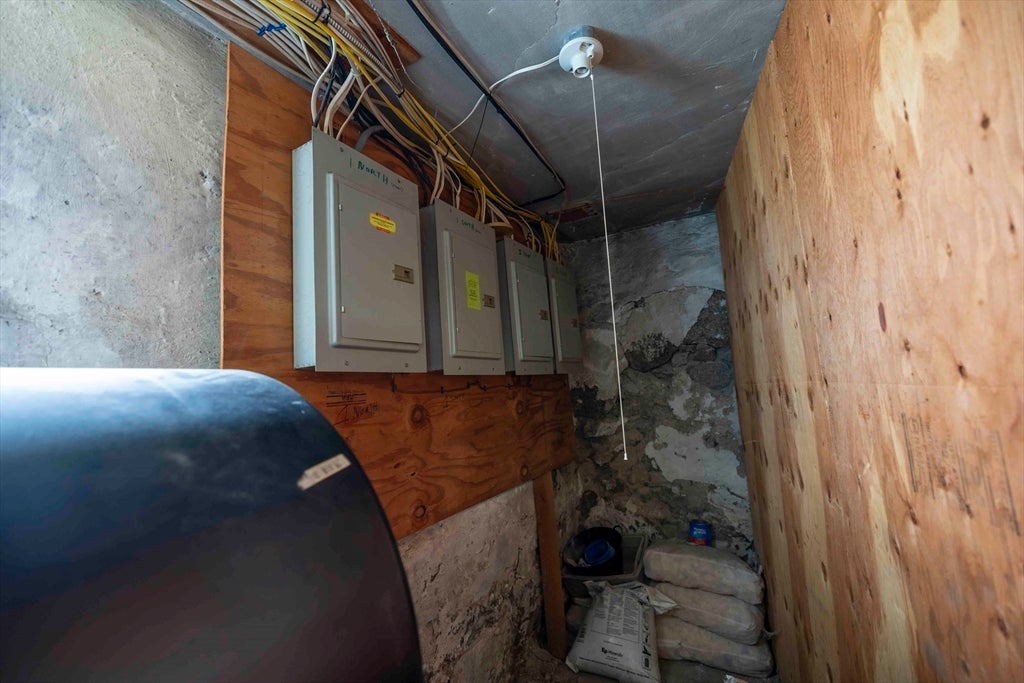 1025 Globe St, Fall River, MA, 1025 Globe St, Fall River, MA Photo #30