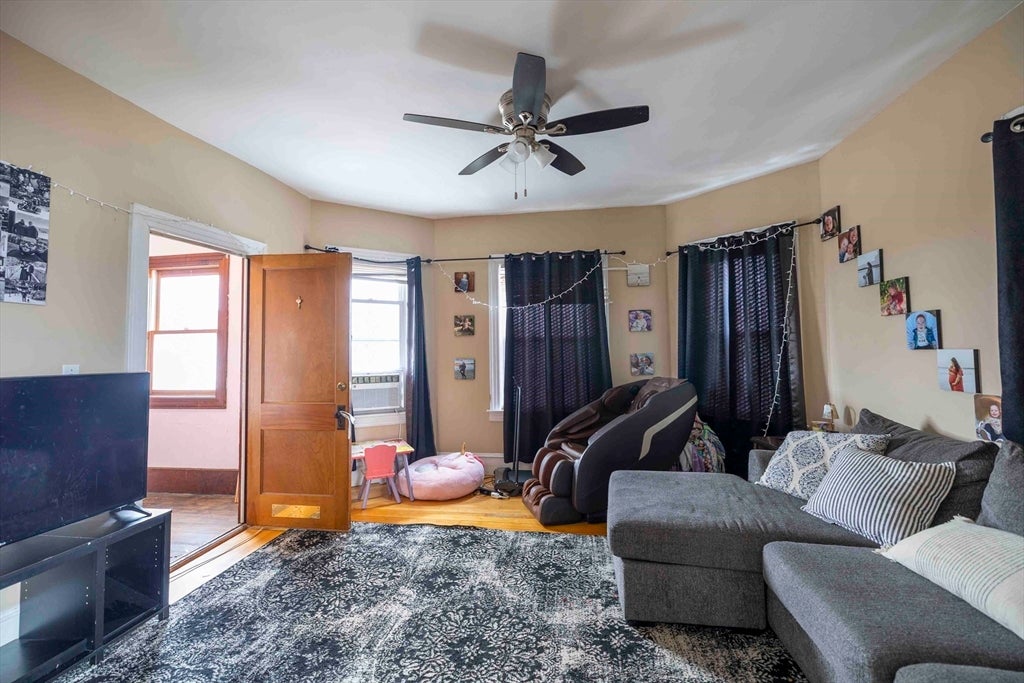 1025 Globe St, Fall River, MA, 1025 Globe St, Fall River, MA Photo #7