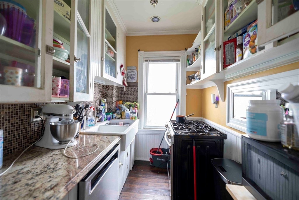 1025 Globe St, Fall River, MA, 1025 Globe St, Fall River, MA Photo #14