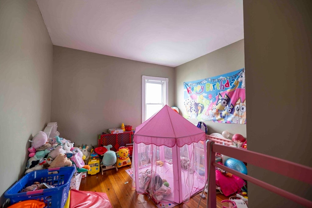 1025 Globe St, Fall River, MA, 1025 Globe St, Fall River, MA Photo #9