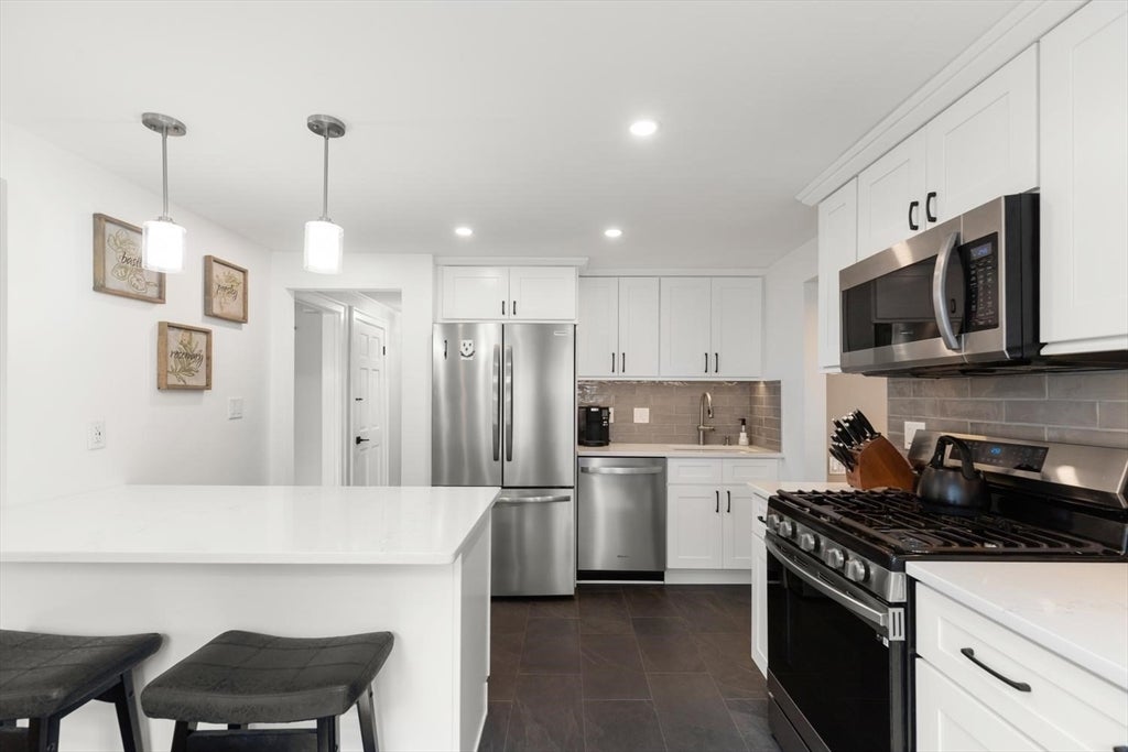 33 Griffin Rd, Peabody, MA Photo #8