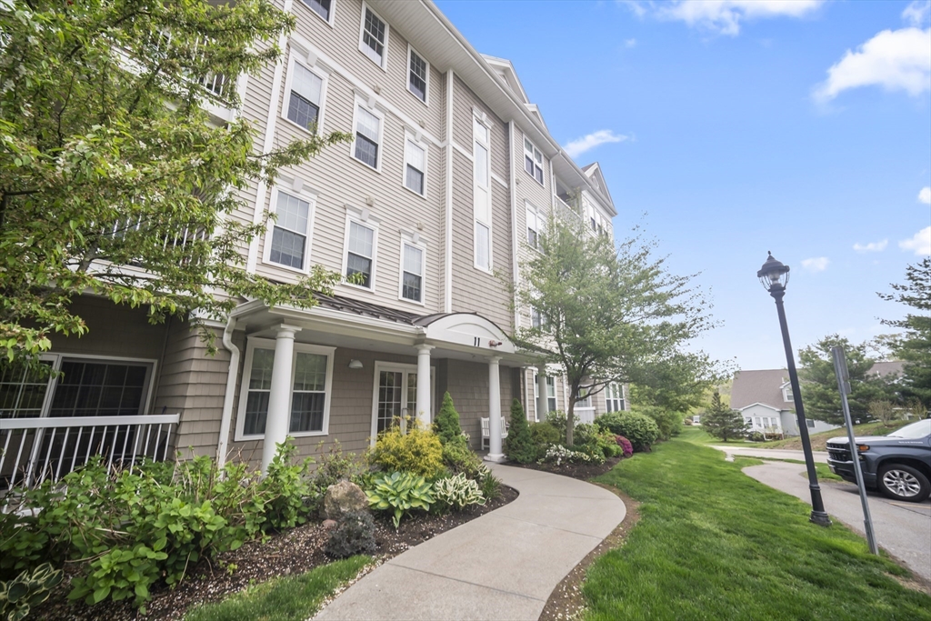11 Morgan Drive 407