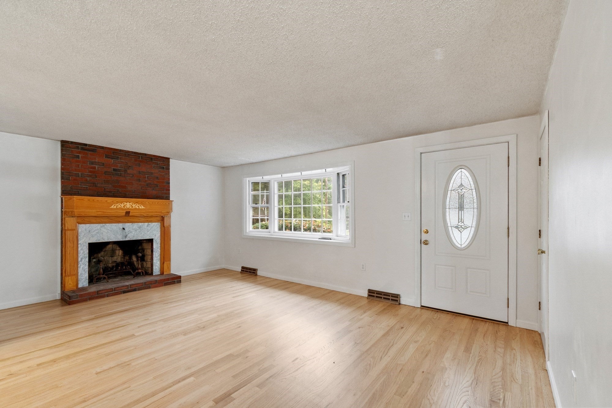 22 Doral Dr, Chelmsford, MA, 22 Doral Dr, Chelmsford, MA Photo #9