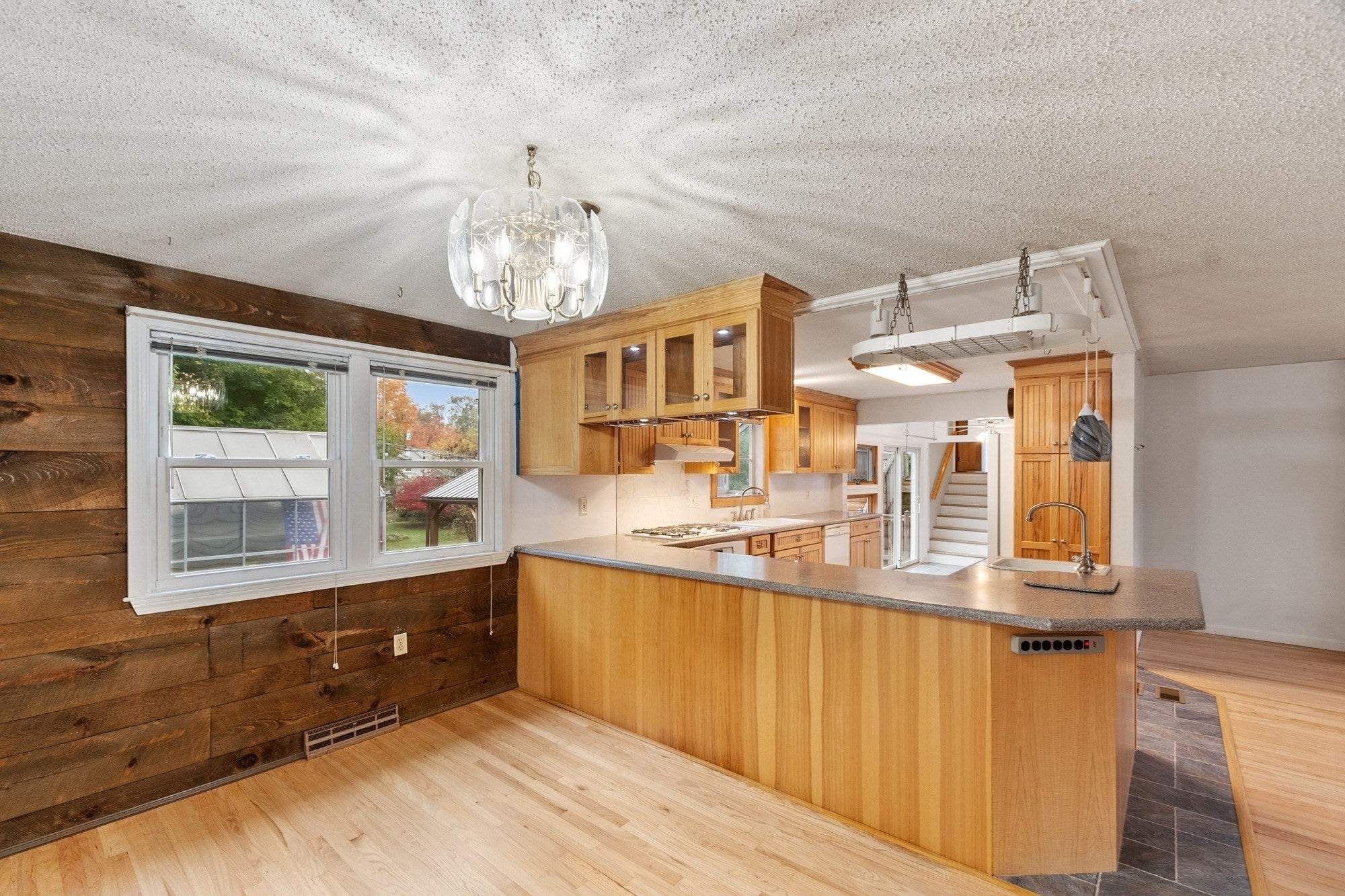 22 Doral Dr, Chelmsford, MA, 22 Doral Dr, Chelmsford, MA Photo #6
