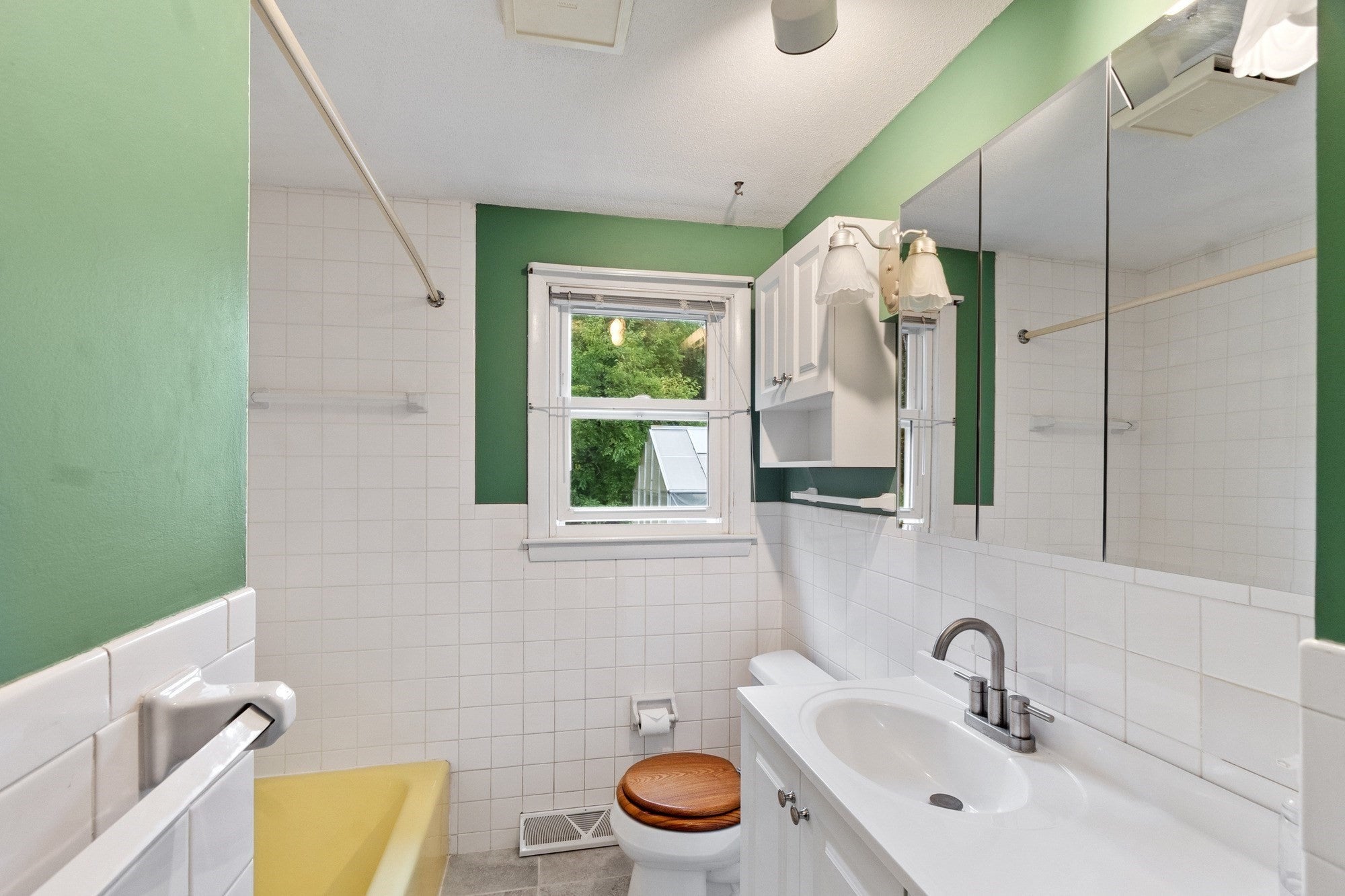 22 Doral Dr, Chelmsford, MA, 22 Doral Dr, Chelmsford, MA Photo #24