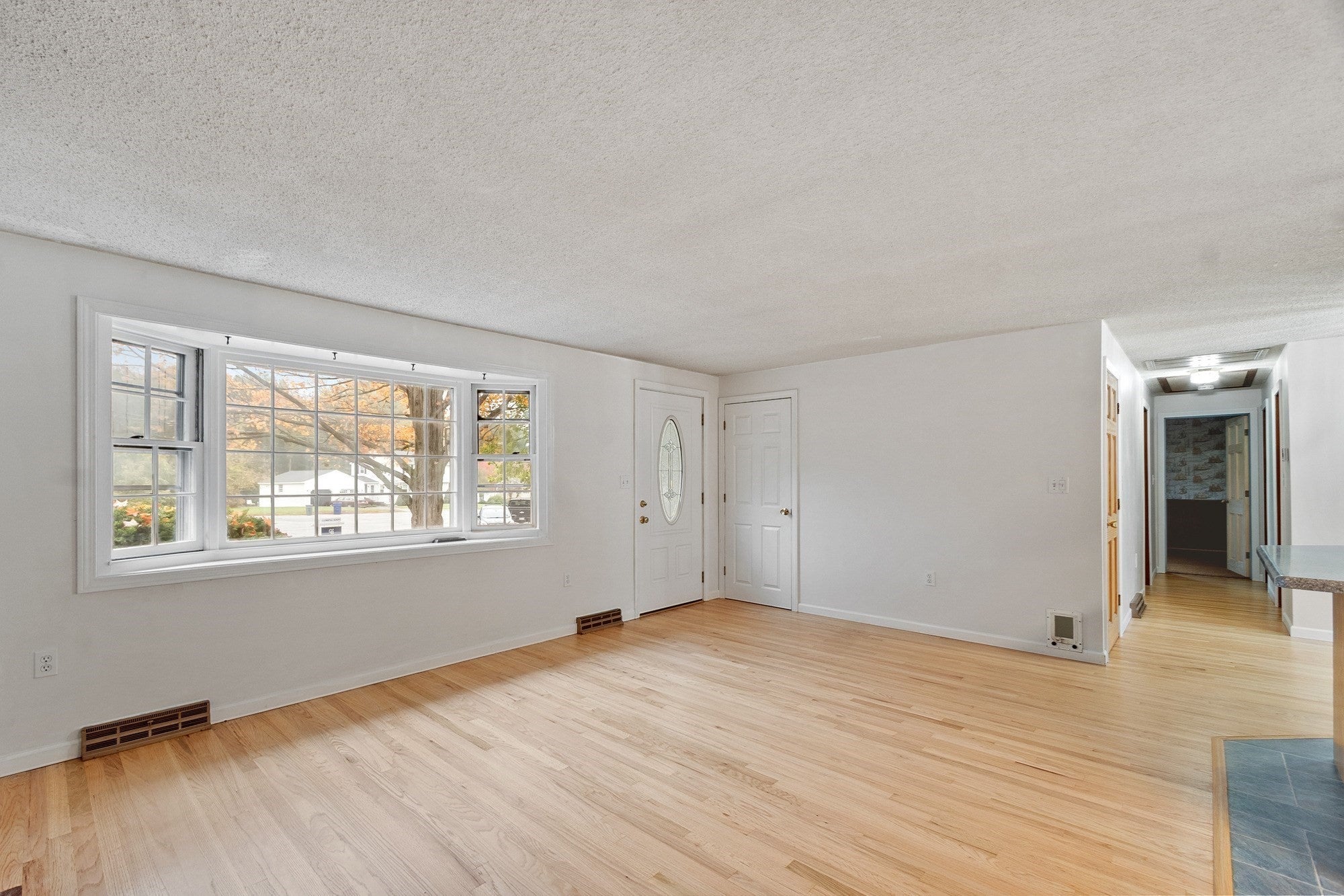 22 Doral Dr, Chelmsford, MA, 22 Doral Dr, Chelmsford, MA Photo #10