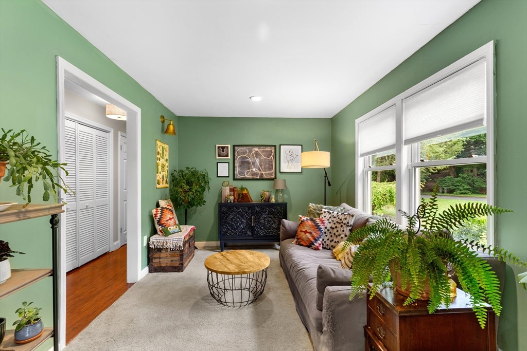 24 Moon Compass Ln