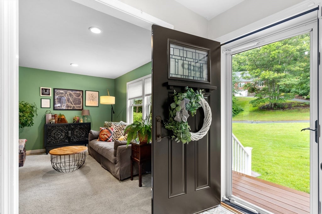 24 Moon Compass Ln
