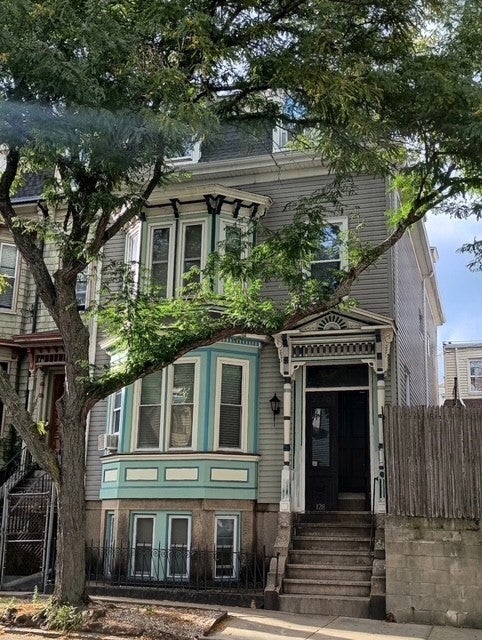 Photo of 128 Lexington St, Boston, MA